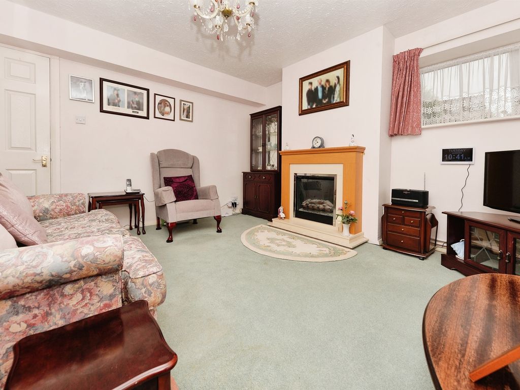 1 bed flat for sale in The Ridgeway, St.Albans AL4, £180,000