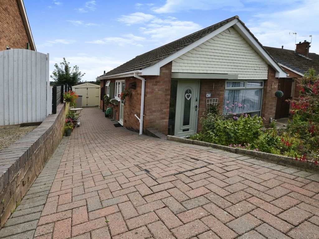 2 bed detached bungalow for sale in Sisley Avenue, Stapleford NG9, £250,000