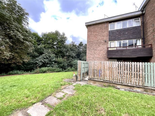 3 bed town house for sale in Abney Drive, Gleadless Valley, Sheffield S14, £120,000
