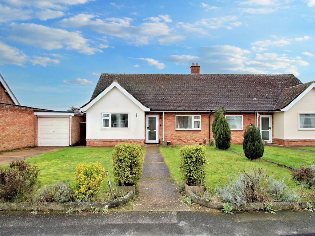 2 bed semi-detached bungalow for sale in Rye Close, Ipswich IP3, £280,000