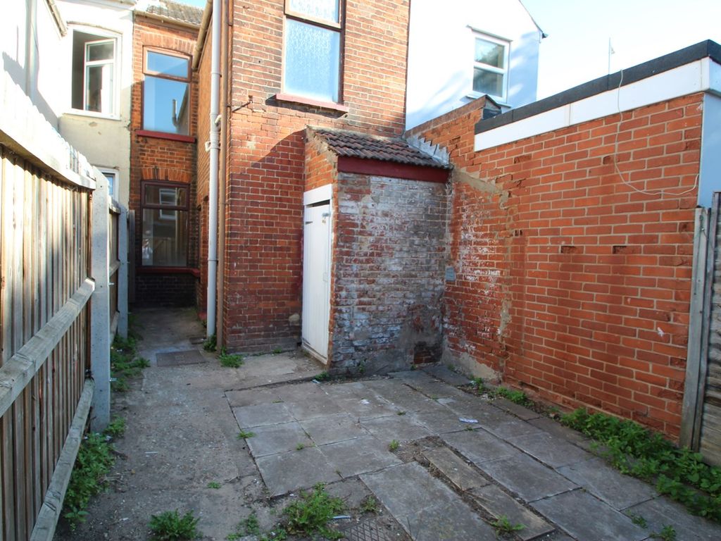 2 bed terraced house for sale in Tyler Street, Ipswich IP2, £160,000