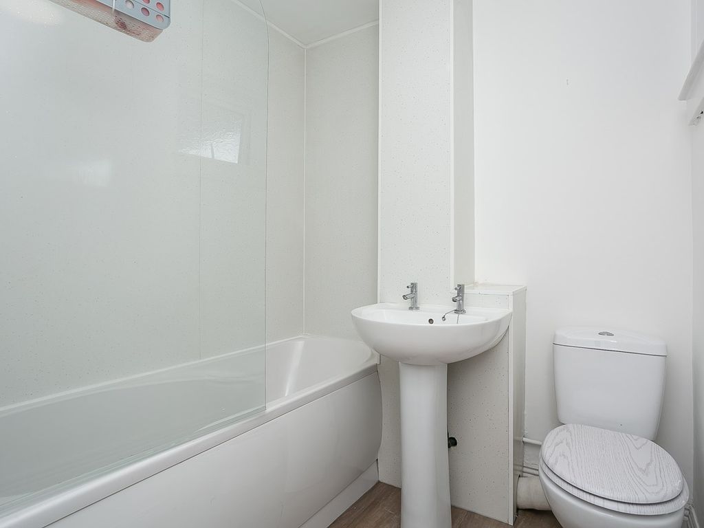 2 bed flat for sale in Portobello High Street, Portobello, Edinburgh EH15, £165,000