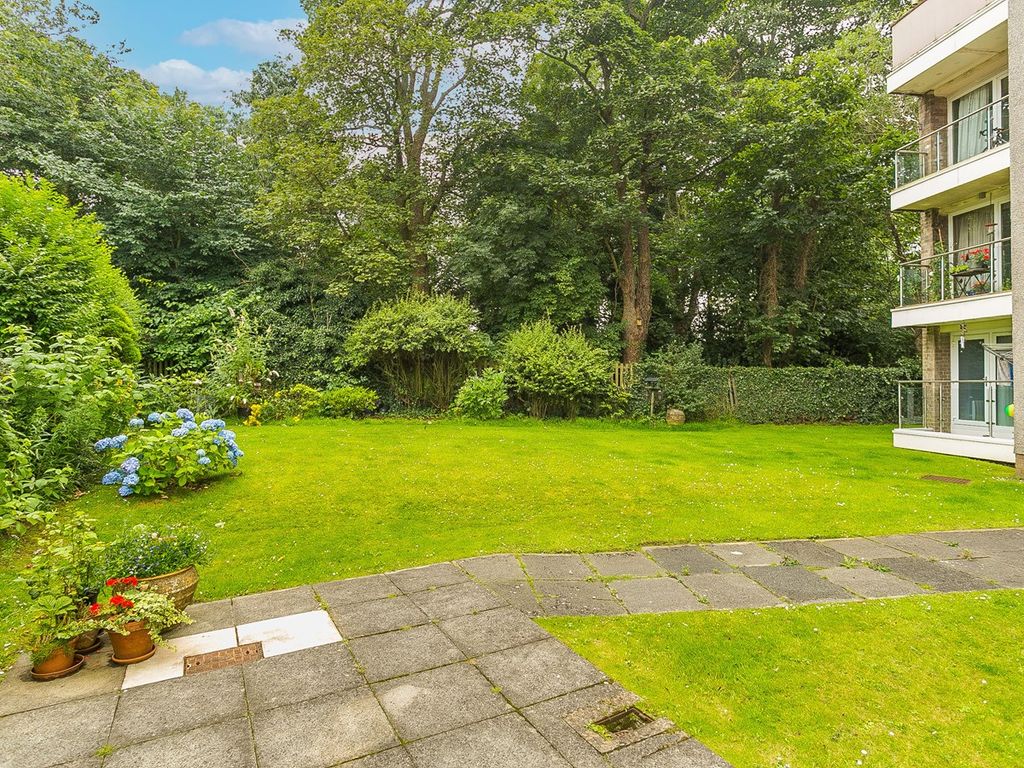 2 bed flat for sale in Barnton Park Avenue, Edinburgh EH4, £170,000