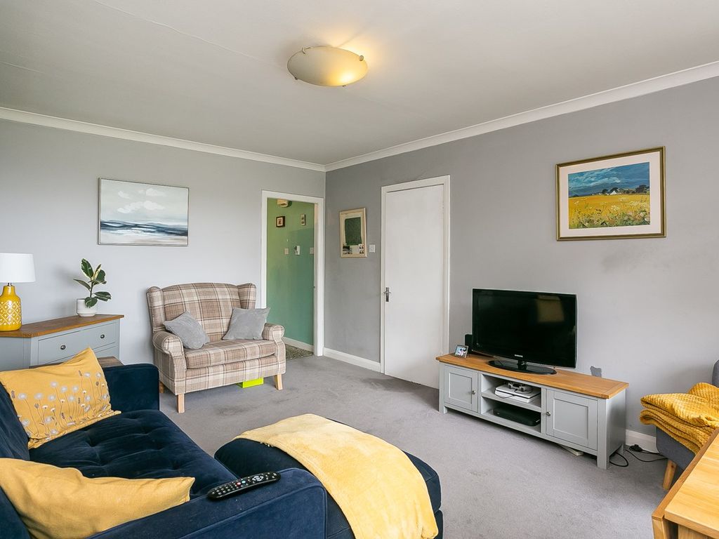 2 bed flat for sale in Barnton Park Avenue, Edinburgh EH4, £170,000