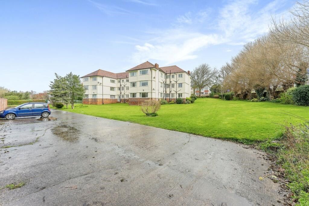 2 bed flat for sale in Ludlow Drive, West Kirby CH48, £142,000