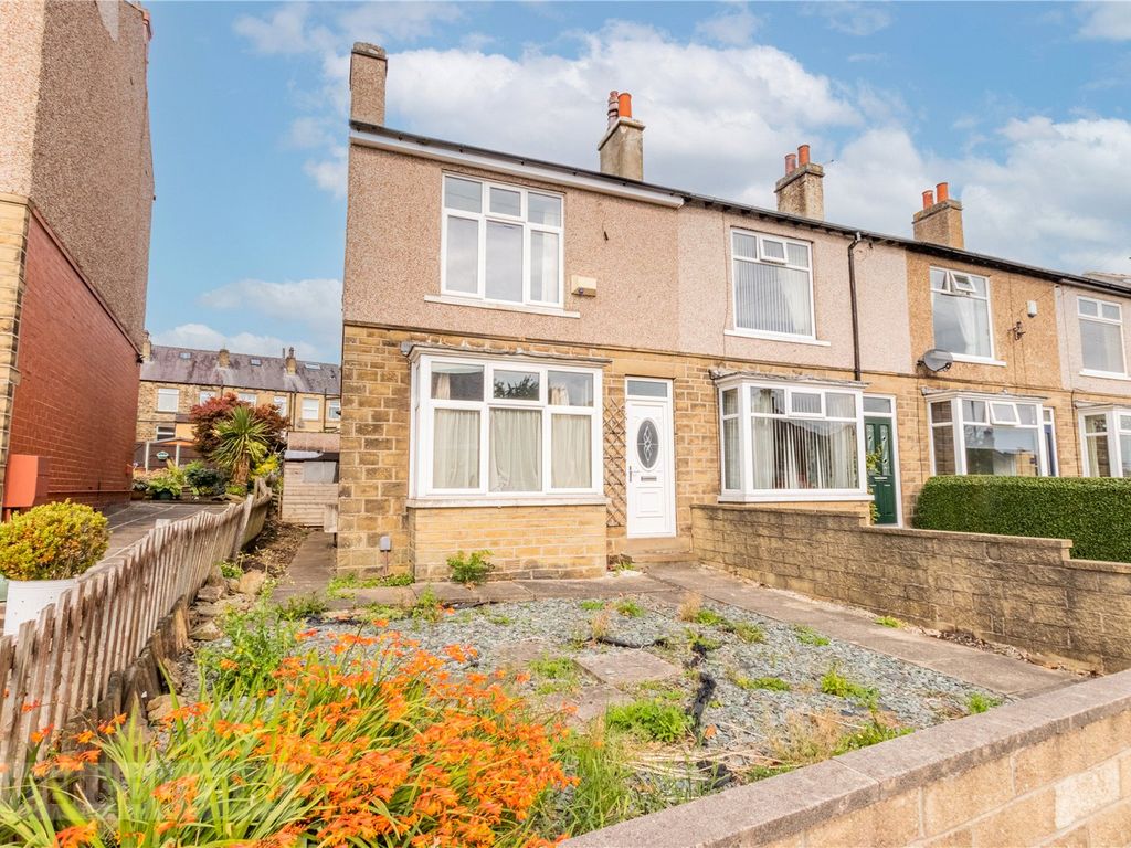 2 bed end terrace house for sale in Broomfield Road, Marsh, Huddersfield, West Yorkshire HD1, £140,000