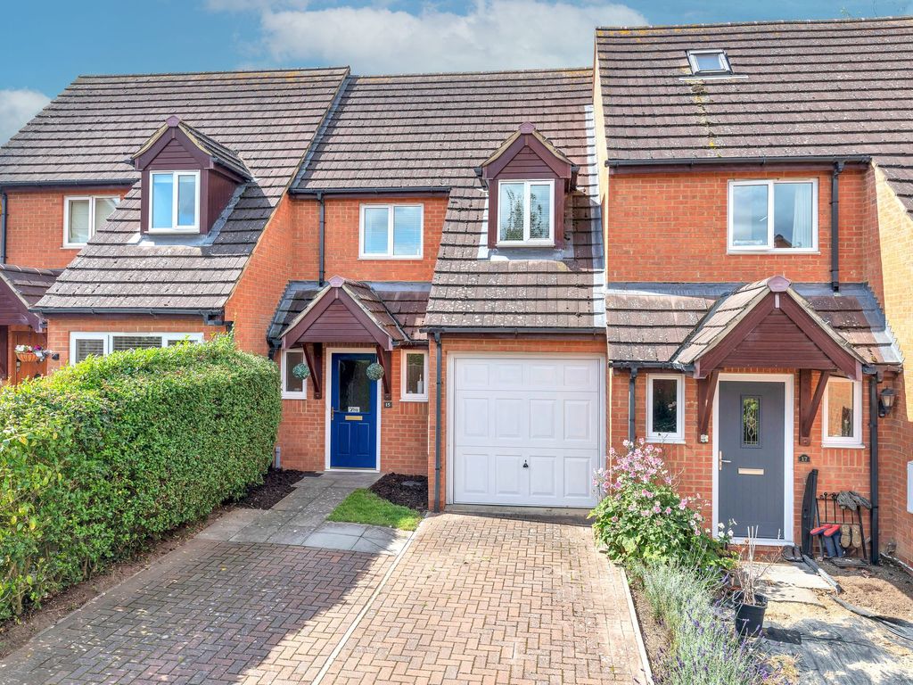 2 bed terraced house for sale in Heron Way, Royston SG8, £340,000