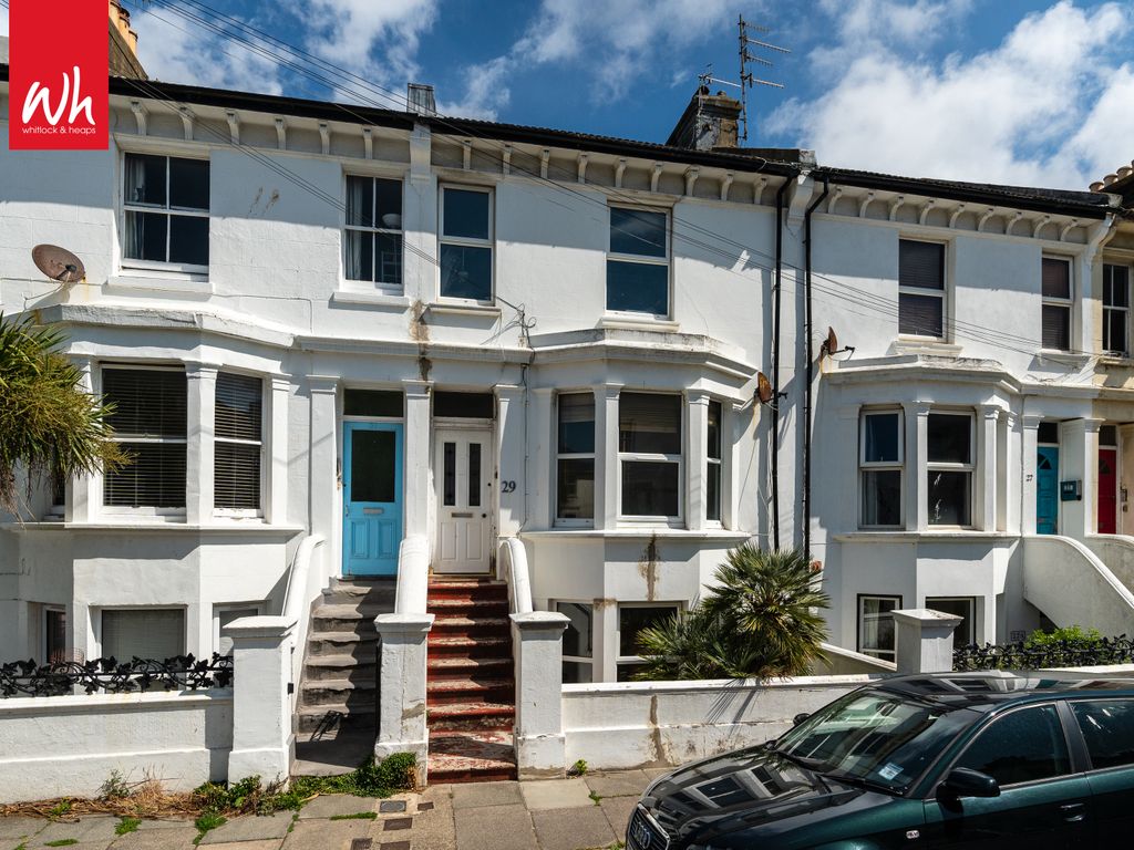 1 bed flat for sale in Goldstone Road, Hove BN3, £235,000