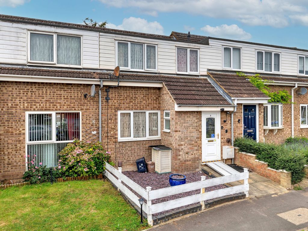 3 bed terraced house for sale in Swift Close, Royston SG8, £275,000