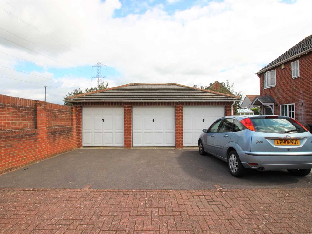 2 bed terraced house for sale in Lanthony Close, Weston-Super-Mare BS24, £215,000