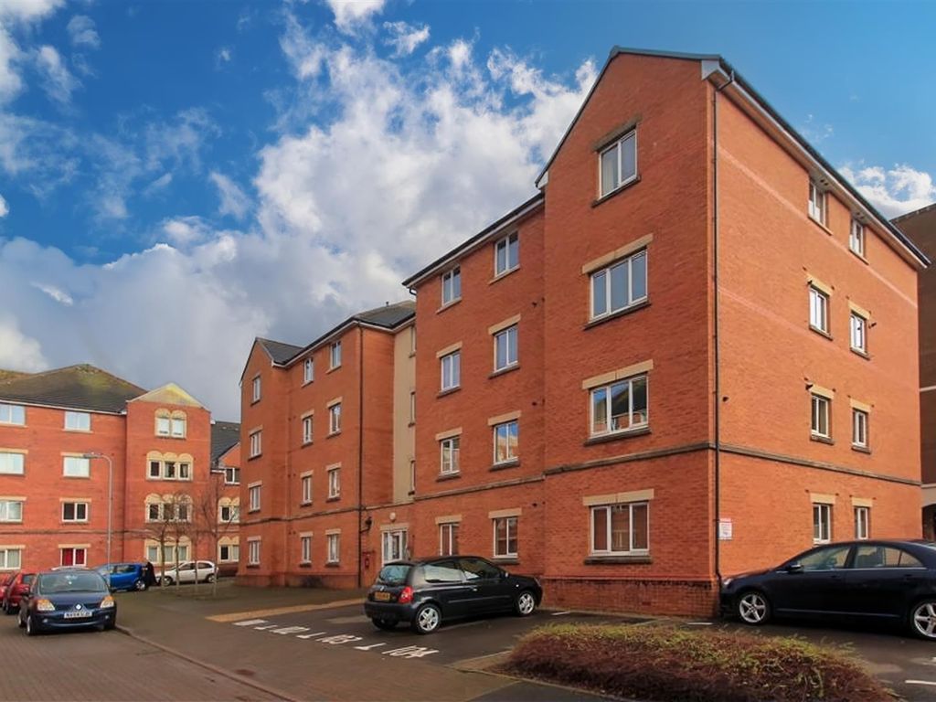2 bed flat for sale in Clos Dewi Sant, Canton, Cardiff CF11, £200,000