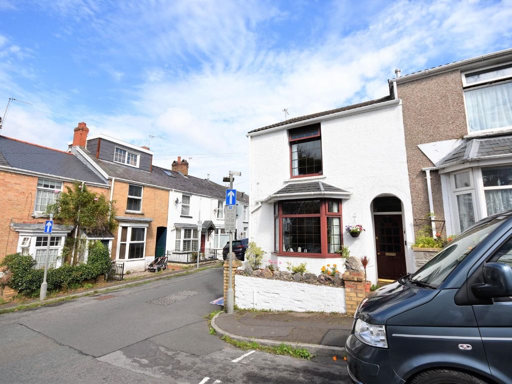 2 bed end terrace house for sale in Castle Square, Mumbles, Swansea SA3, £235,000