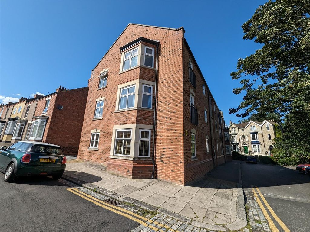 2 bed flat for sale in Deanery Court, Darlington DL3, £80,000
