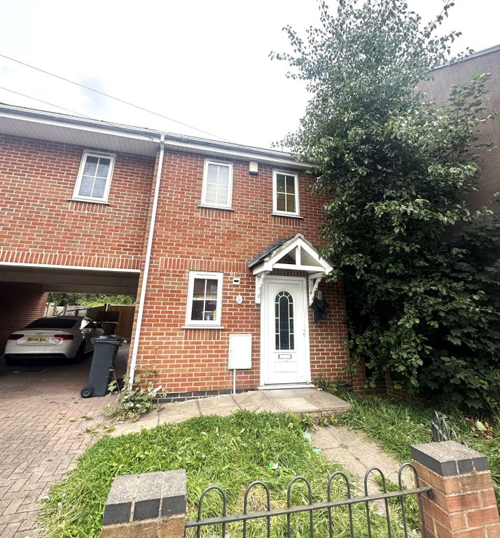3 bed flat for sale in Old Birchalls, Walsall WS2, £175,000