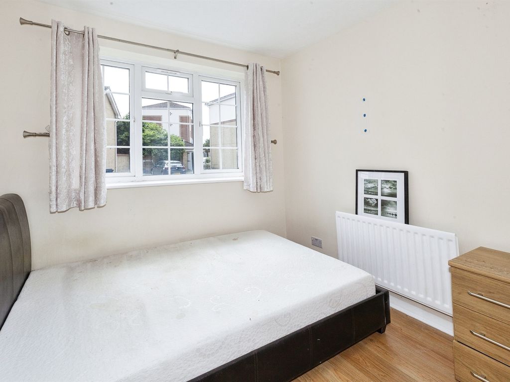 1 bed maisonette for sale in Manor Court, Cippenham, Slough SL1, £185,000