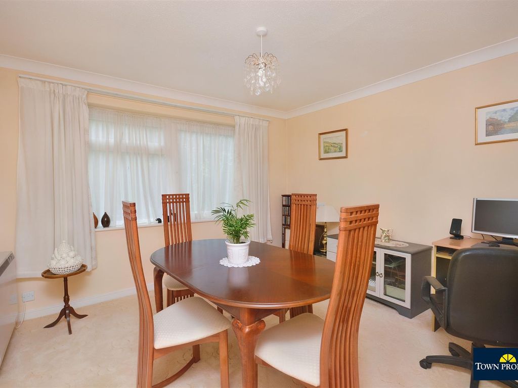 3 bed flat for sale in Trinity Trees, Eastbourne BN21, £260,000