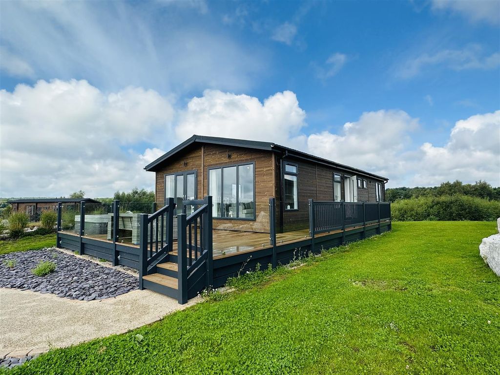 3 bed lodge for sale in Plantation, Delamere Lake Holiday Park, Chester Road, Oakmere, Northwich CW8, £199,995