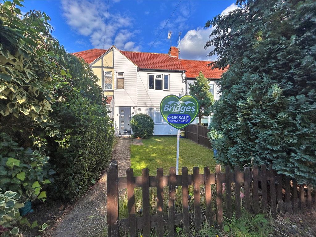 3 bed terraced house for sale in Roberts Road, Aldershot, Hampshire GU12, £300,000