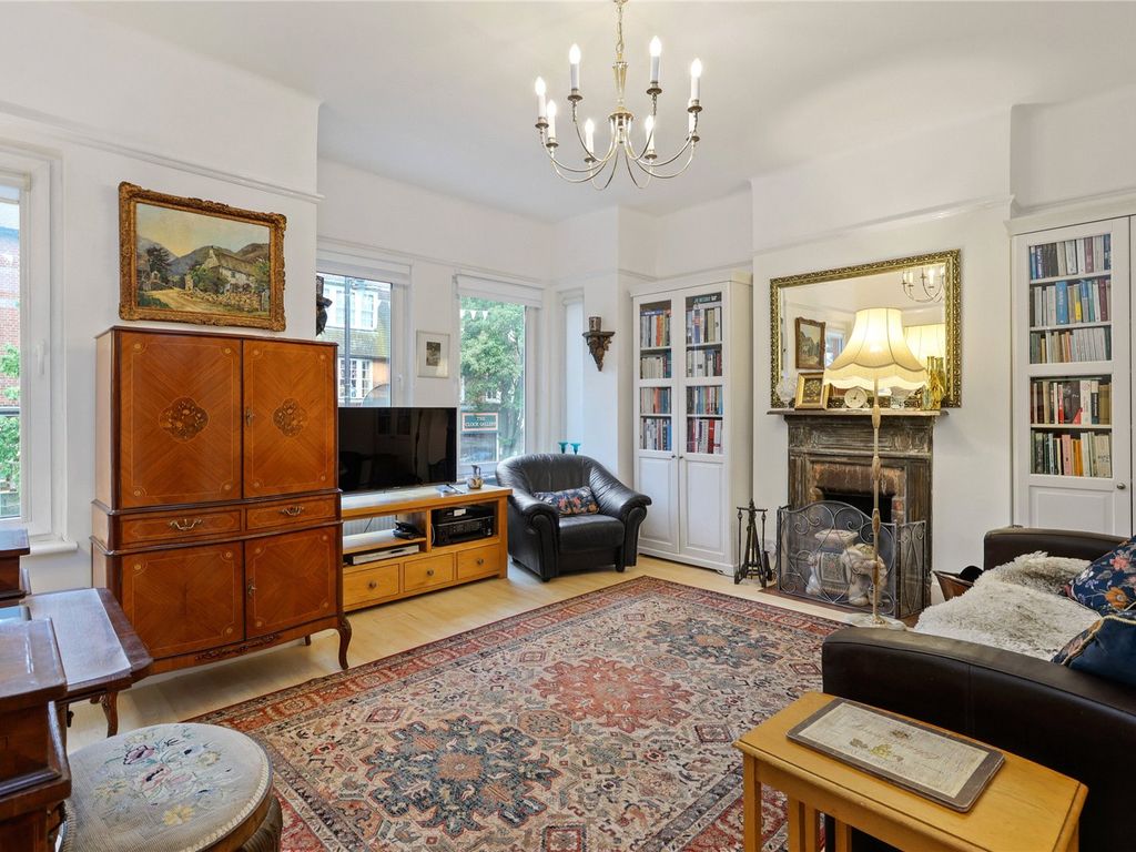 1 bed flat for sale in Pitshanger Lane, London W5, £325,000