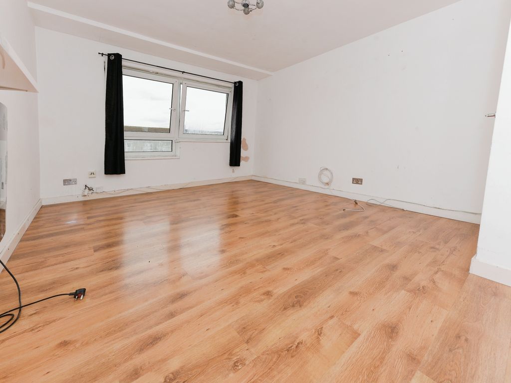 1 bed flat for sale in Dumfries Street, Luton, Bedfordshire LU1, £140,000