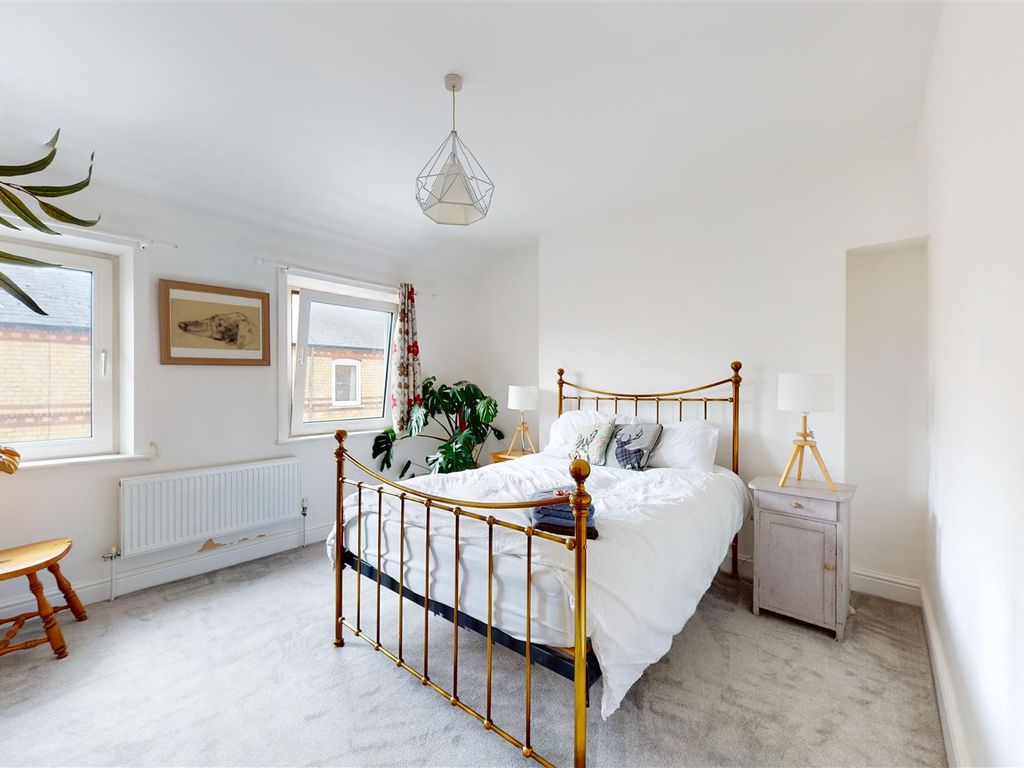 2 bed flat for sale in Bentley Street, Stamford PE9, £215,000
