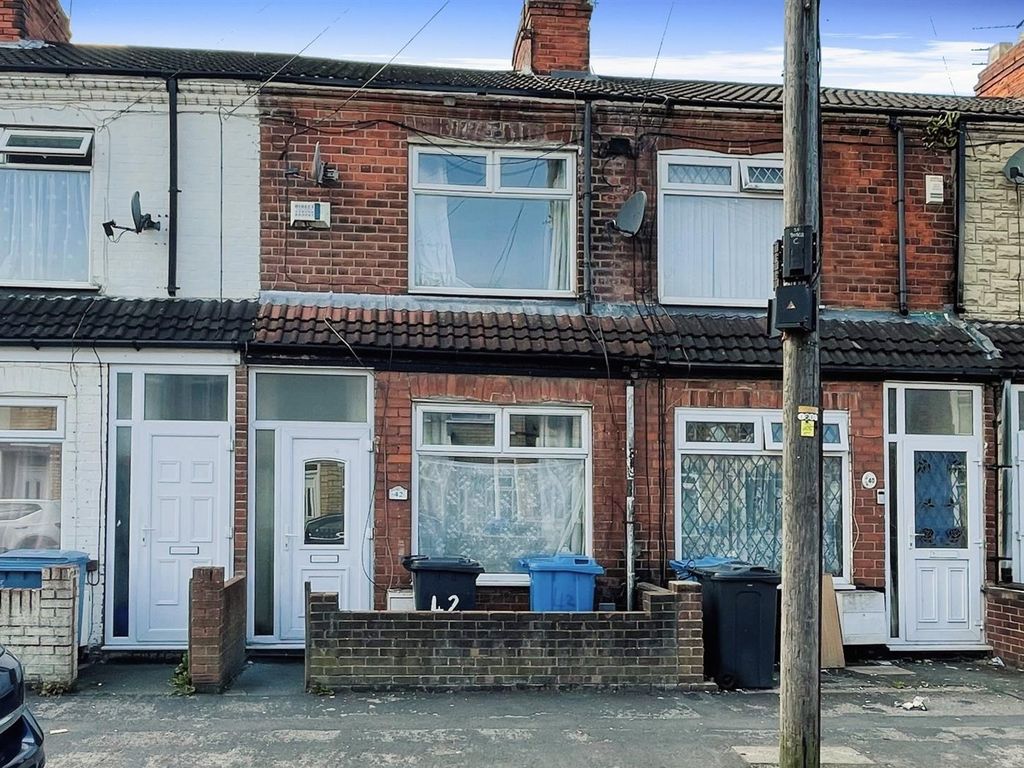 2 bed terraced house for sale in Devon Street, Hull HU4, £60,000