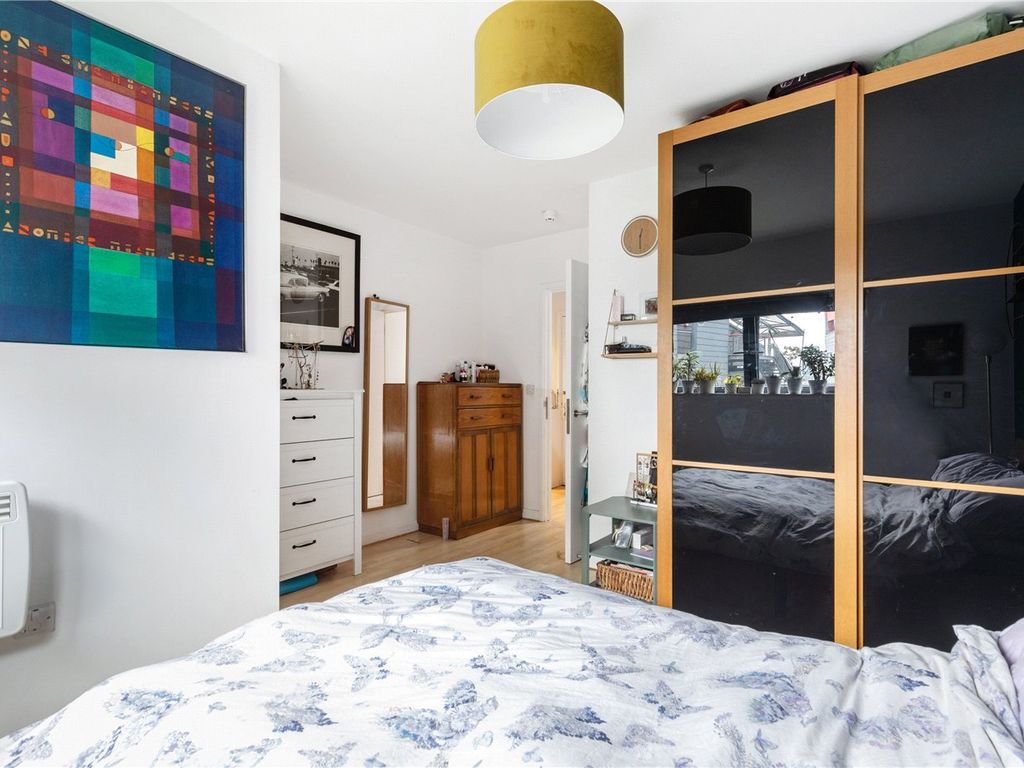 1 bed flat for sale in Drayton Park, London N5, £203,500