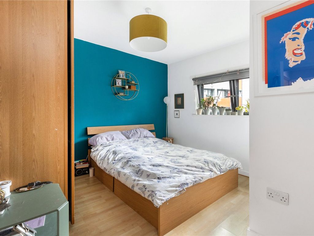 1 bed flat for sale in Drayton Park, London N5, £203,500