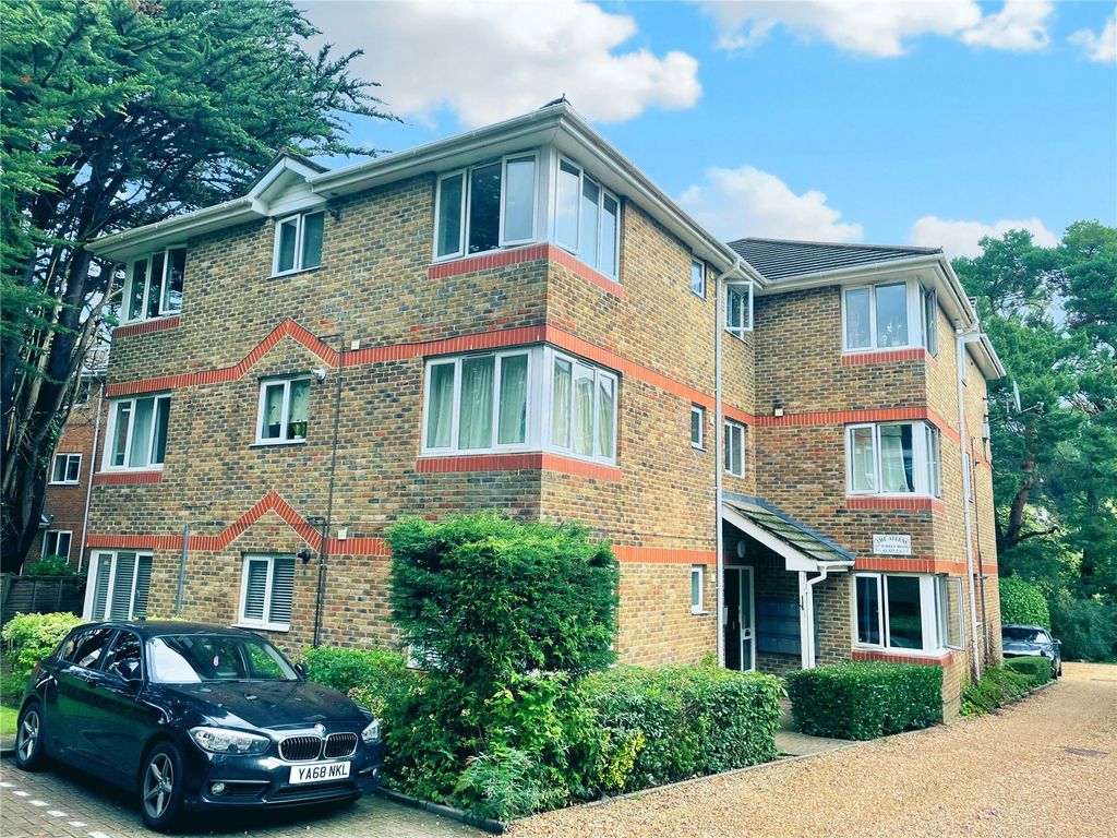 2 bed flat for sale in Surrey Road, Poole, Dorset BH12, £220,000