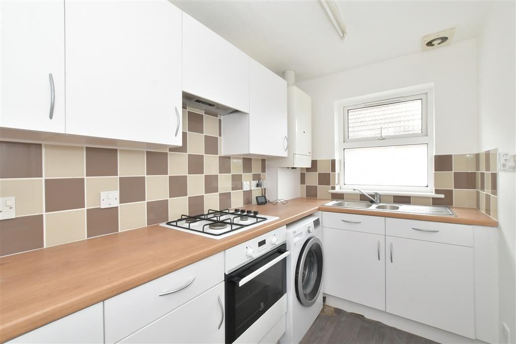 2 bed flat for sale in Tennyson Road, Freshwater, Isle Of Wight PO40, £137,500