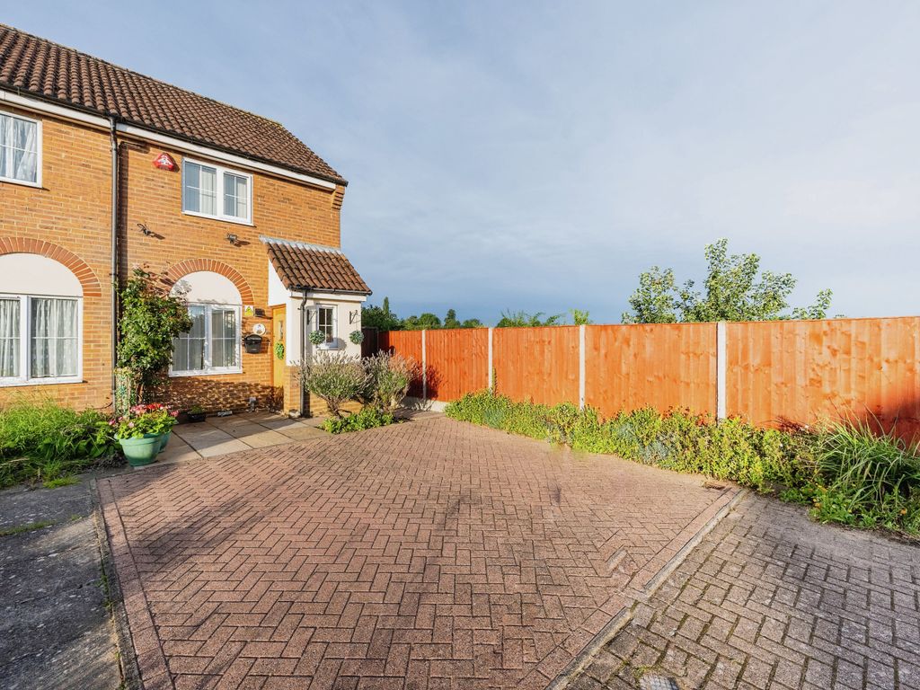 2 bed semi-detached house for sale in Highfields, Westoning, Bedford, Bedfordshire MK45, £300,000
