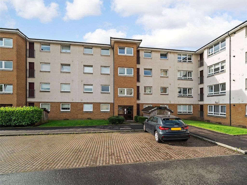 2 bed flat for sale in Silverbanks Road, Cambuslang, Glasgow, South Lanarkshire G72, £110,000