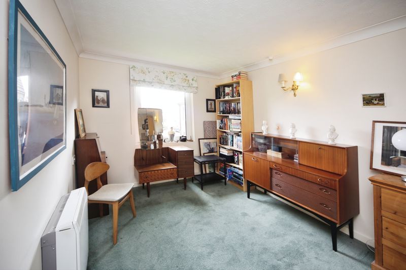 1 bed flat for sale in Malin Court, Alcester B49, £85,000