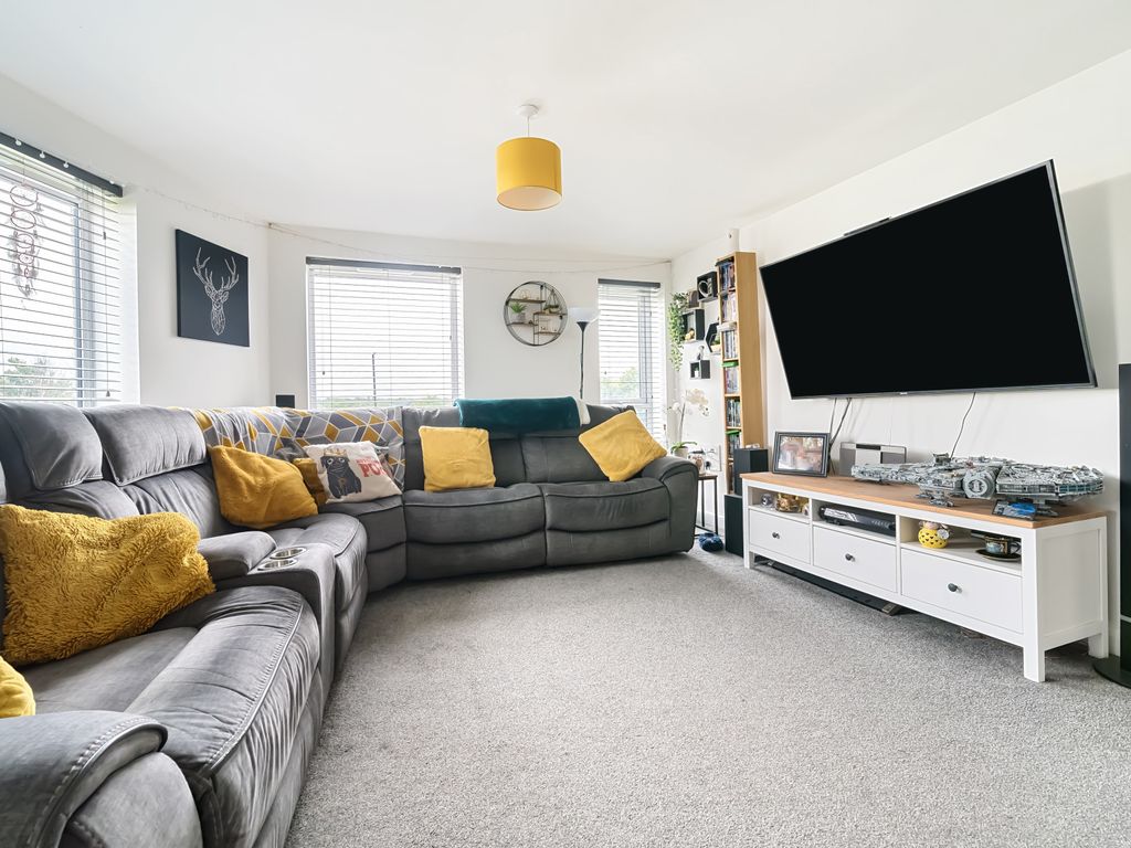 2 bed flat for sale in Abrahams Close, Bristol BS4, £230,000