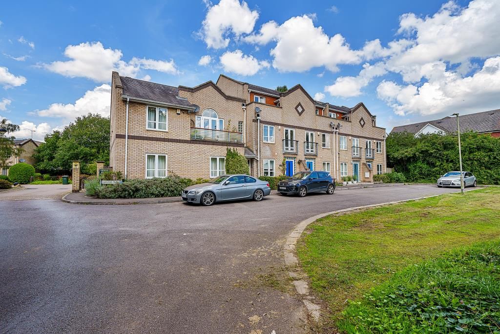 2 bed maisonette for sale in Bicester, Oxfordshire OX26, £260,000