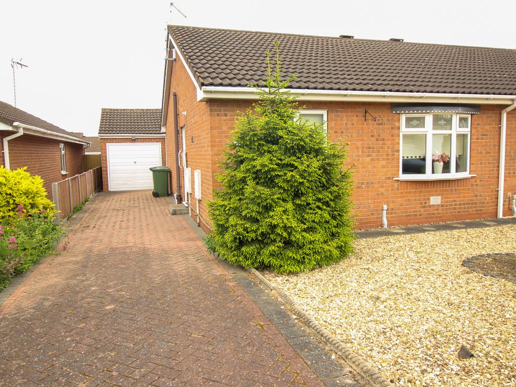 2 bed bungalow for sale in Beaumont Rise, Worksop S80, £169,000