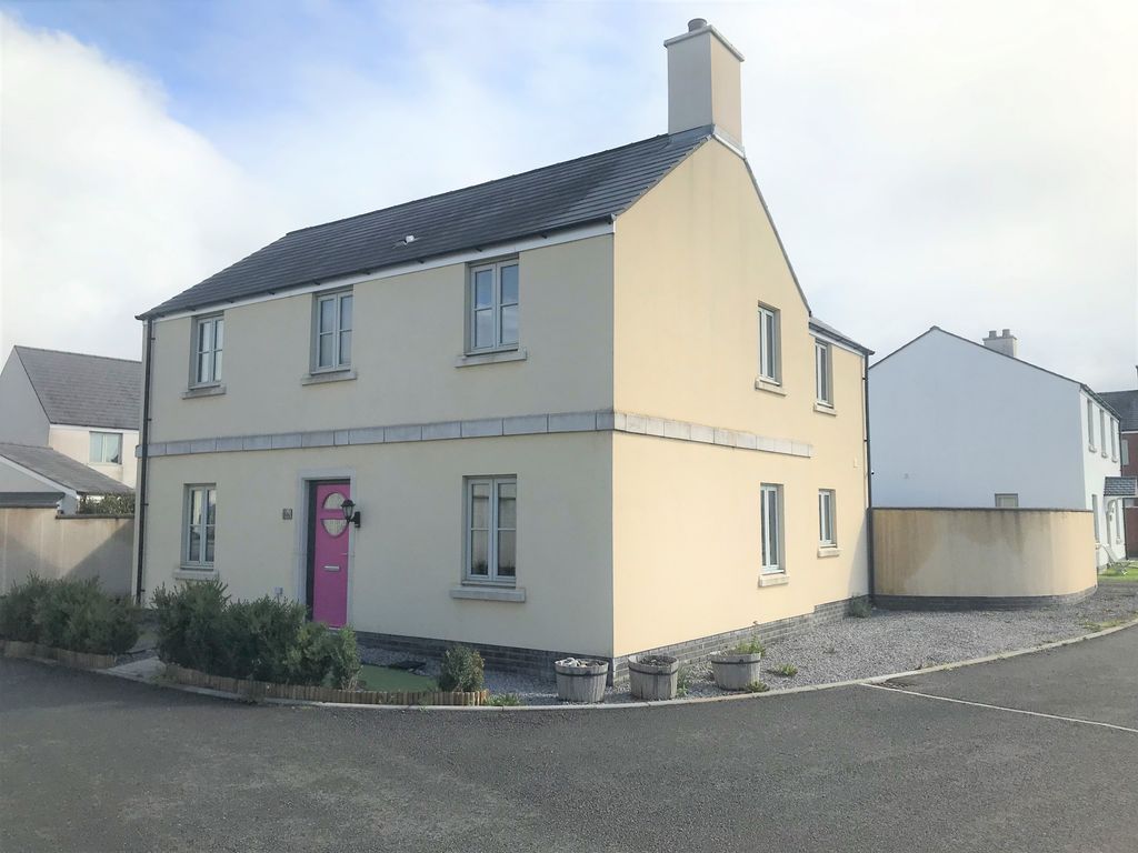 4 bed detached house for sale in Y Gilfach, Llandarcy, Neath SA10, £325,000