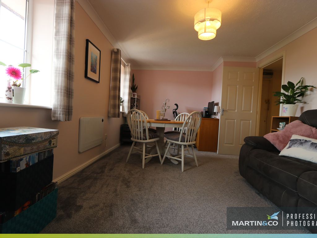 2 bed flat for sale in Morel Court, Cardiff CF11, £159,950