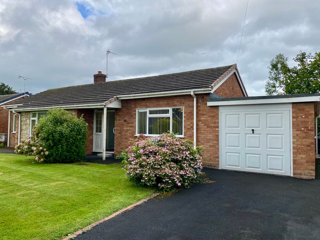 3 bed detached bungalow for sale in Springfield Gardens, Oswestry SY11, £250,000