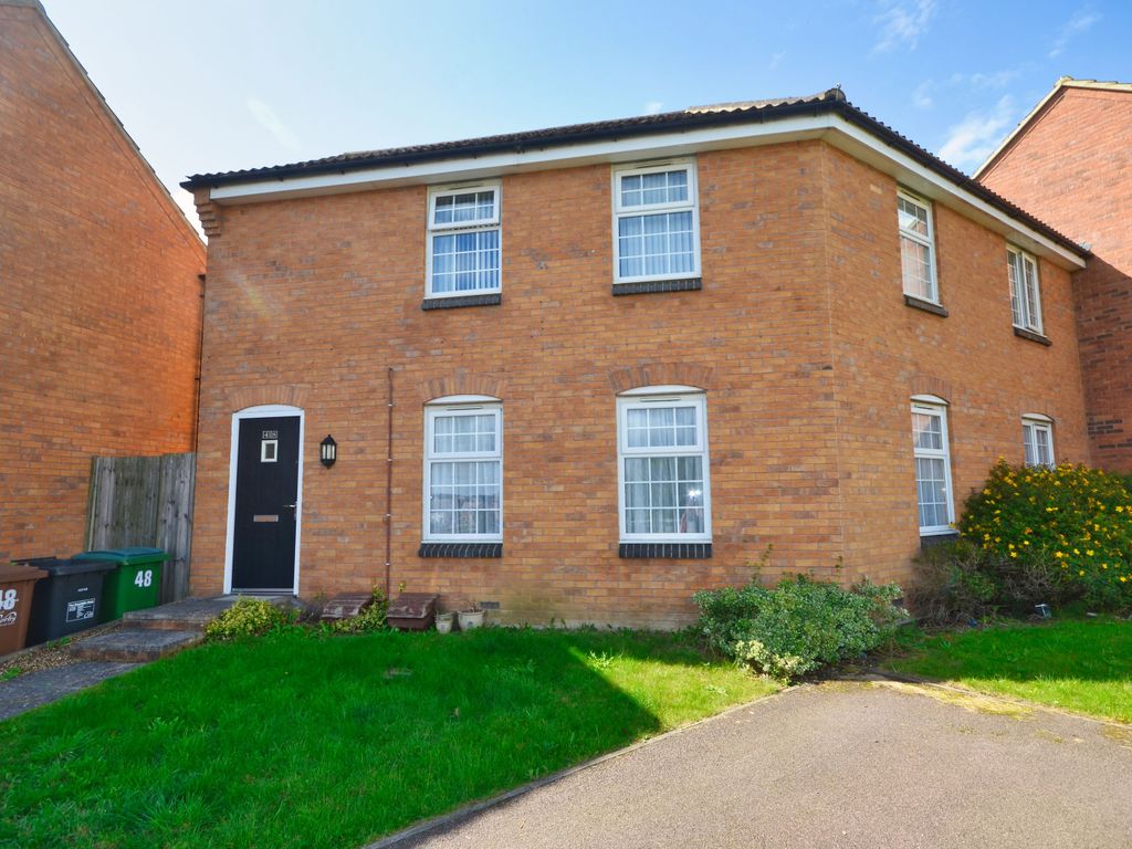 2 bed flat for sale in Clarendon Close, Corby NN18, £145,000