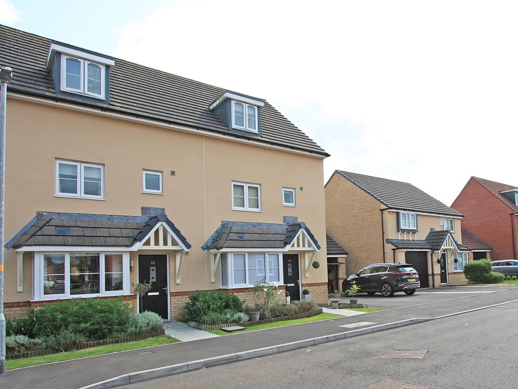 4 bed town house for sale in Coronel Close, Stratton St. Margaret, Swindon SN3, £335,000