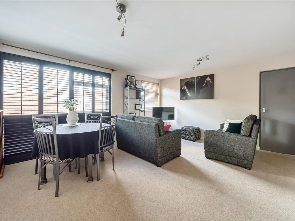 2 bed flat for sale in St. Johns Way, Knowle, Solihull B93, £250,000