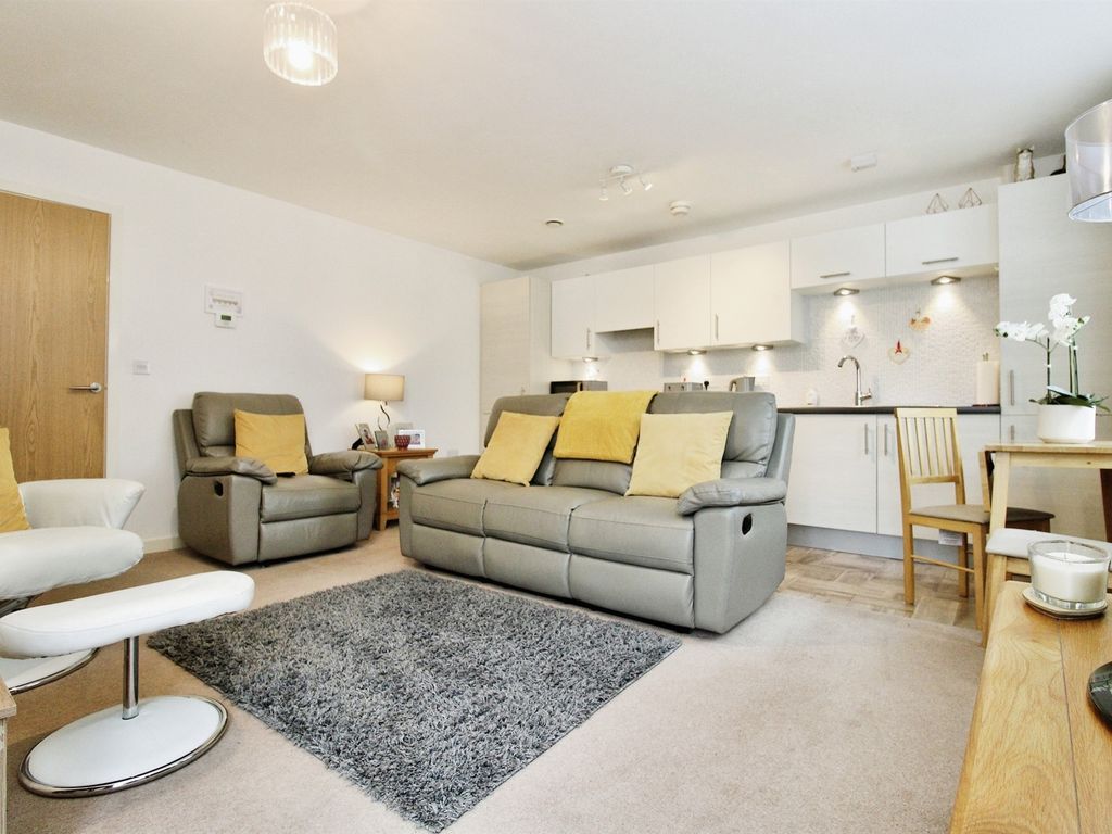 2 bed flat for sale in Pearse Close, Penarth CF64, £185,000