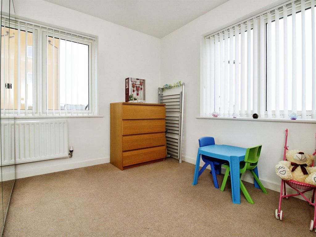 2 bed flat for sale in Pearse Close, Penarth CF64, £185,000