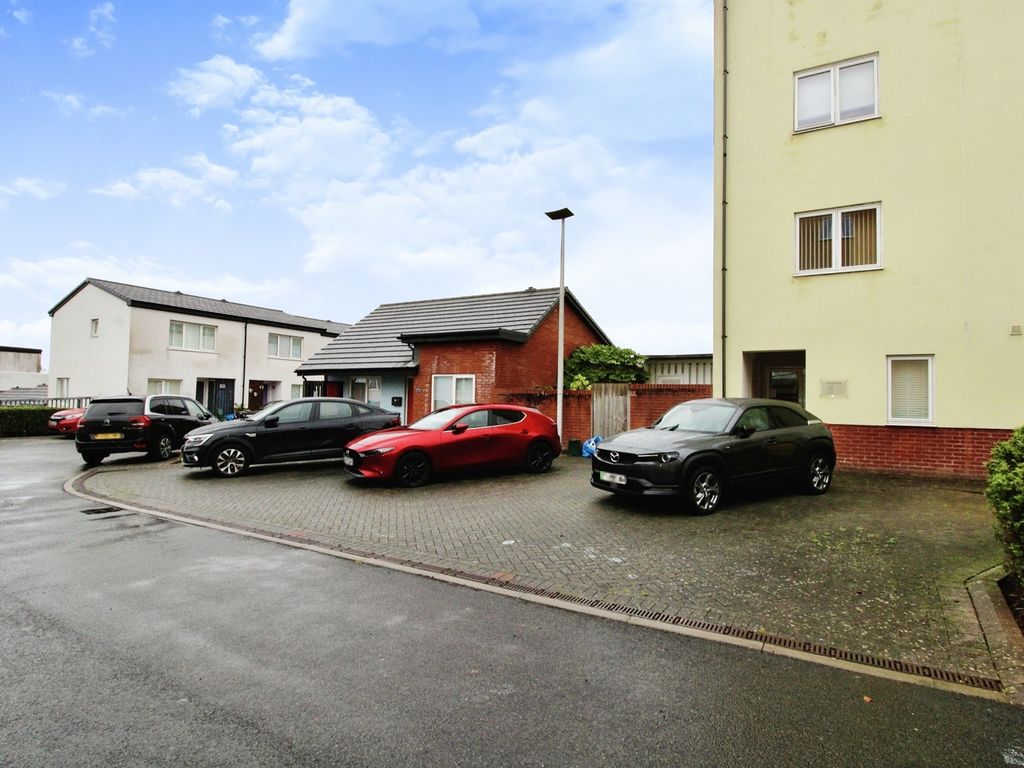 2 bed flat for sale in Pearse Close, Penarth CF64, £185,000