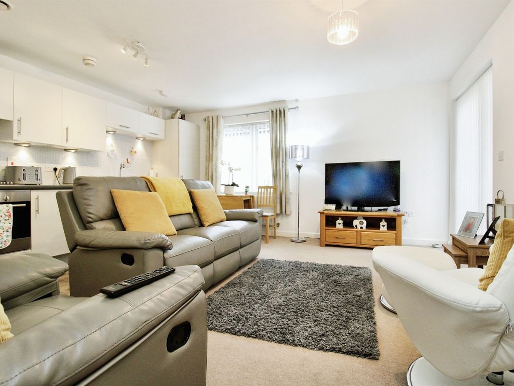 2 bed flat for sale in Pearse Close, Penarth CF64, £185,000