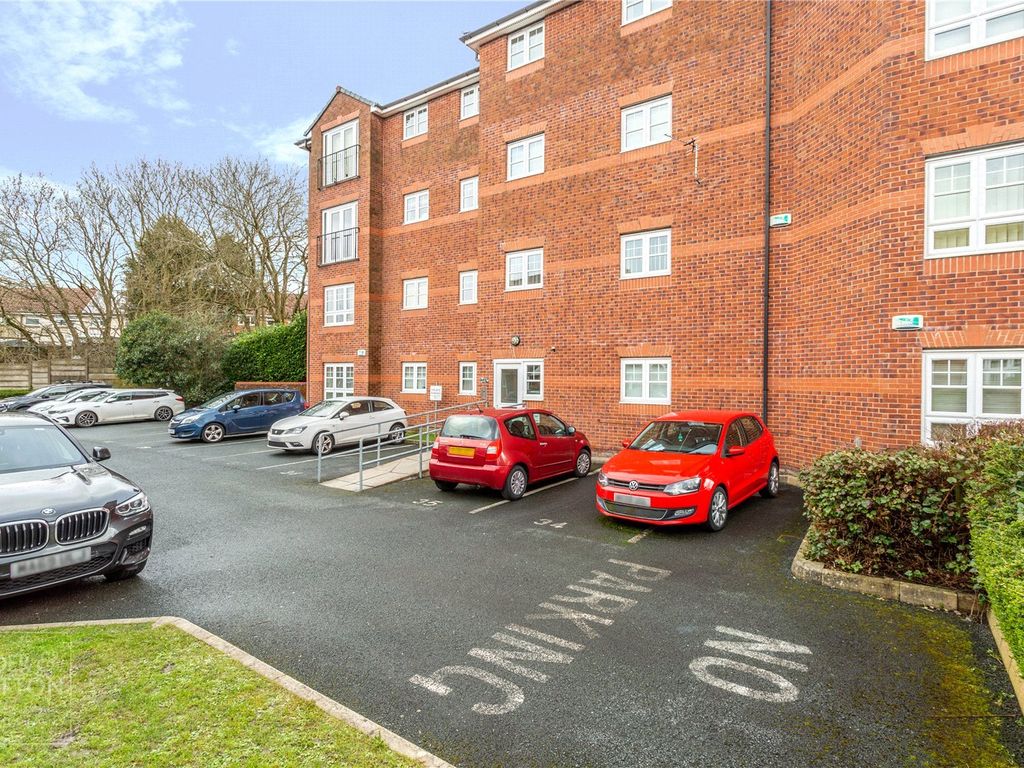 2 bed flat for sale in Elmstone Drive, Royton, Oldham, Greater Manchester OL2, £145,000