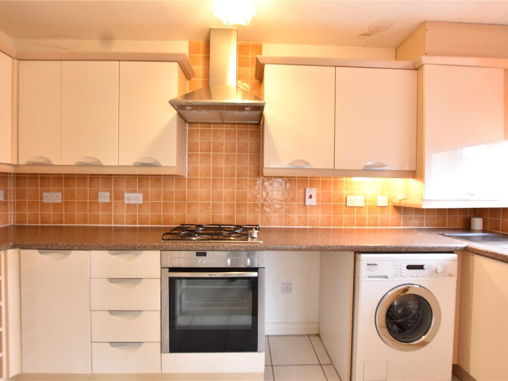 2 bed flat for sale in Elmstone Drive, Royton, Oldham, Greater Manchester OL2, £145,000