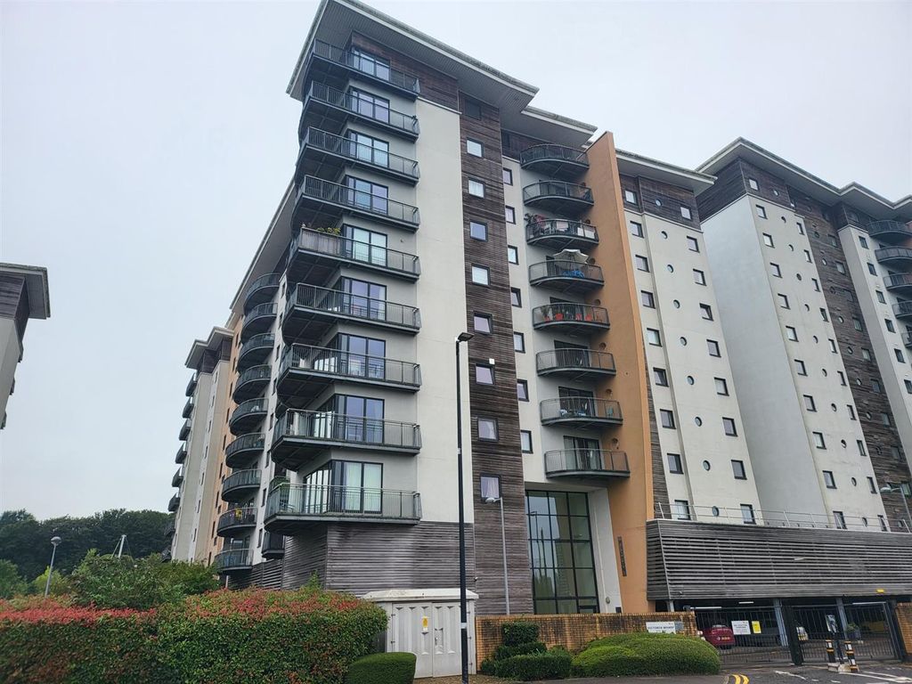1 bed flat for sale in Victoria Wharf, Watkiss Way, Cardiff CF11, £140,000