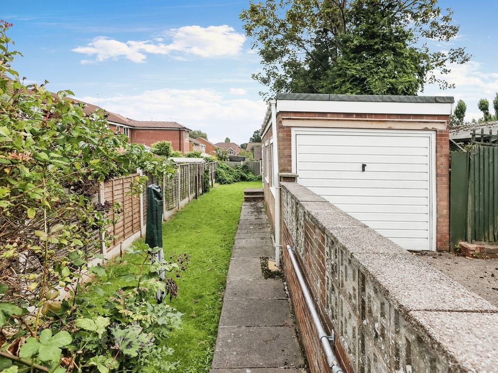 3 bed semi-detached house for sale in Yardley Road, Yardley, Birmingham B25, £260,000